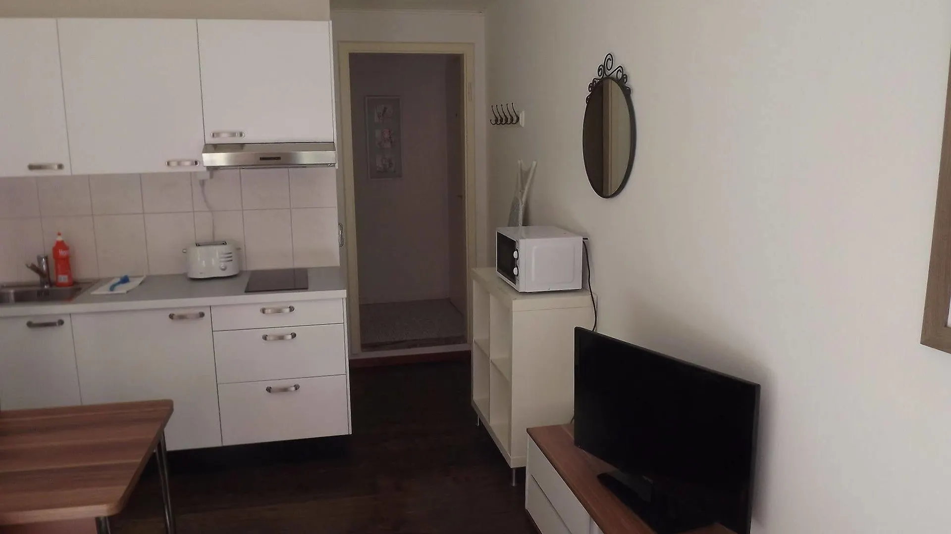 Rent-A-Home Schweizergasse Basel 0*,
